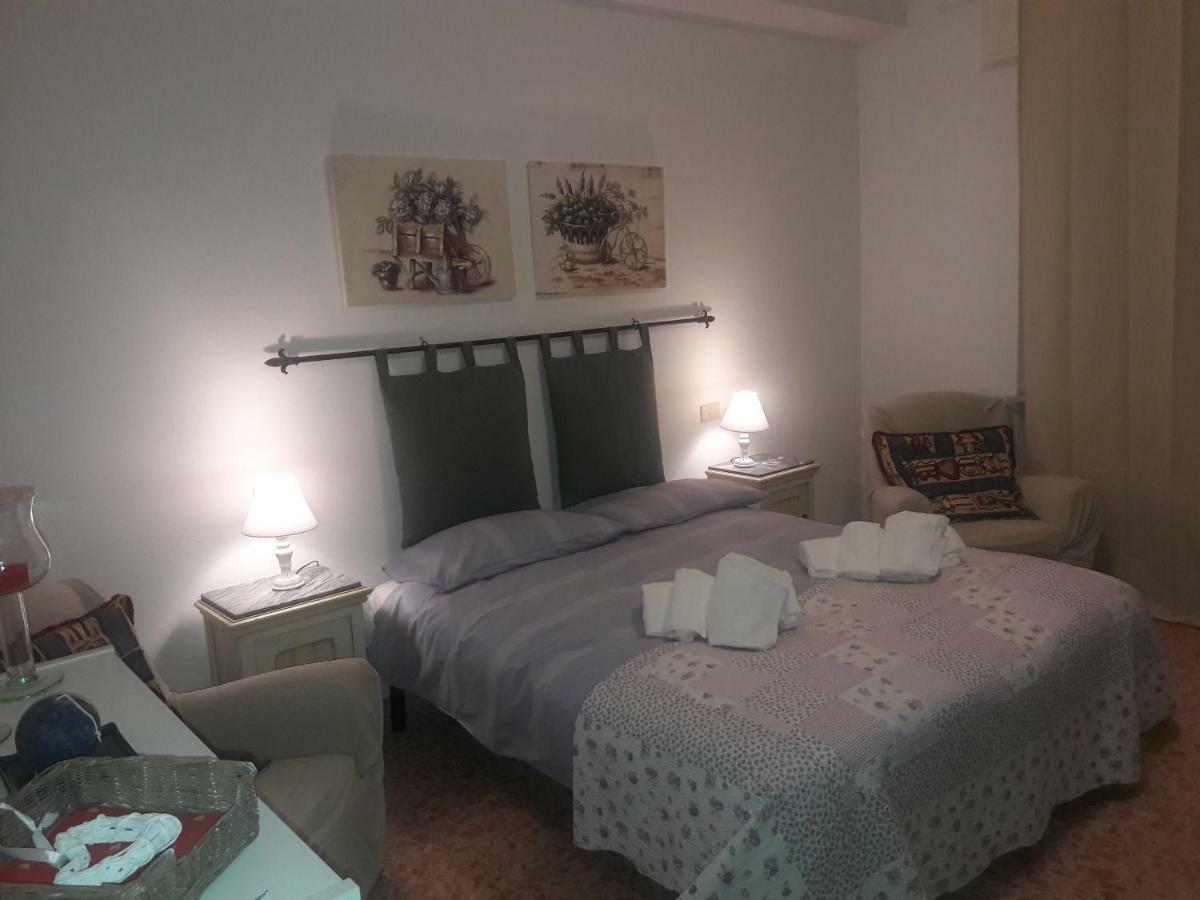 ホテルA Casa Di Chiara ペルージャ エクステリア 写真